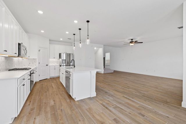 240 Harbors LN, Leander, TX 78641