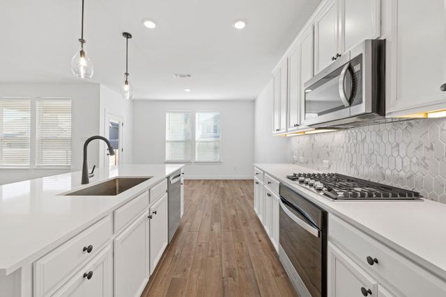 240 Harbors LN, Leander, TX 78641