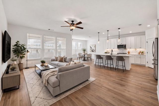 240 Harbors LN, Leander, TX 78641