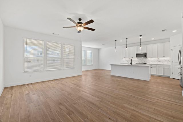 240 Harbors LN, Leander, TX 78641