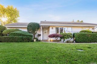 62 E End Avenue, Hicksville, NY 11801