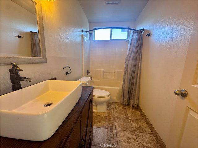 210 Calle Arroyo, Shandon, CA 93461