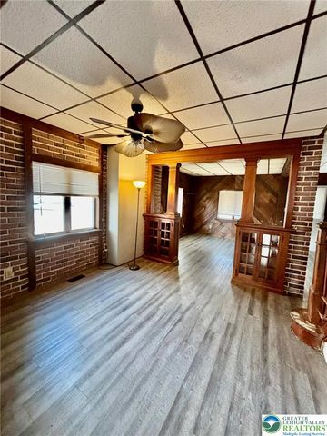 512 Walnut Street, Nazareth Boro, PA 18064