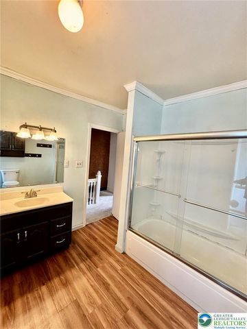 512 Walnut Street, Nazareth Boro, PA 18064