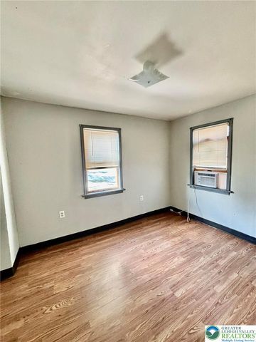 512 Walnut Street, Nazareth Boro, PA 18064