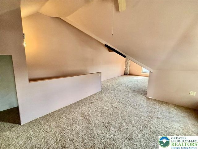 512 Walnut Street, Nazareth Boro, PA 18064