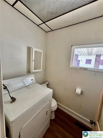 512 Walnut Street, Nazareth Boro, PA 18064