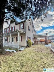 512 Walnut Street, Nazareth Boro, PA 18064