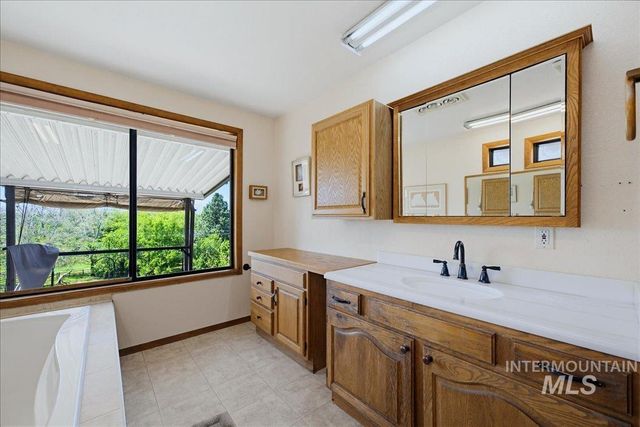 6507 W Summer Hill Drive, Boise, ID 83714