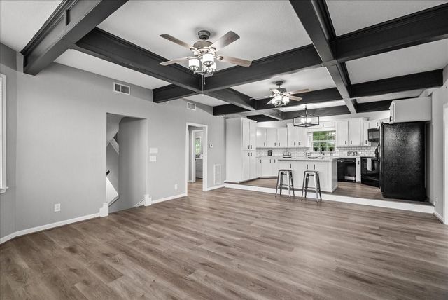 401 Paradise Drive, Coldspring, TX 77331
