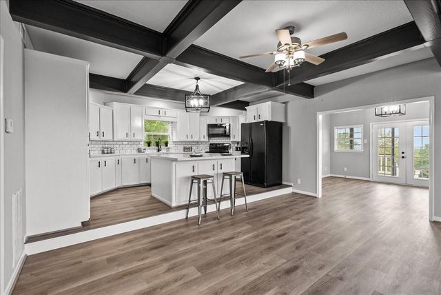 401 Paradise Drive, Coldspring, TX 77331