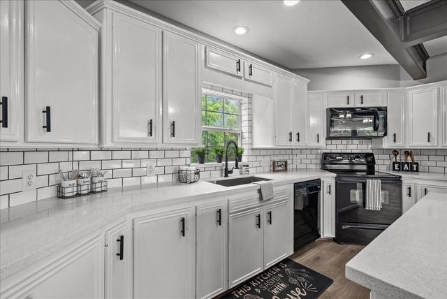 401 Paradise Drive, Coldspring, TX 77331