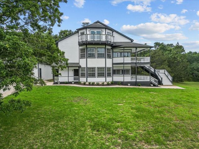 401 Paradise Drive, Coldspring, TX 77331