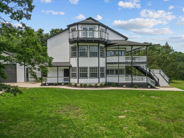 401 Paradise Drive, Coldspring, TX 77331