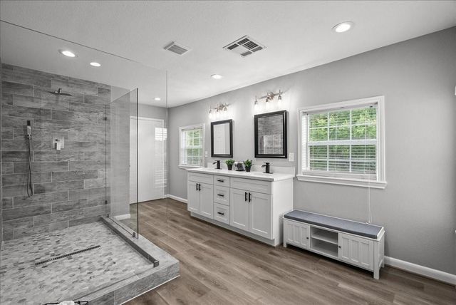 401 Paradise Drive, Coldspring, TX 77331