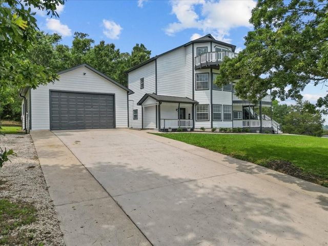 401 Paradise Drive, Coldspring, TX 77331