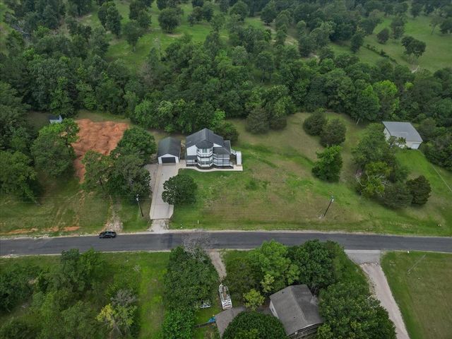 401 Paradise Drive, Coldspring, TX 77331