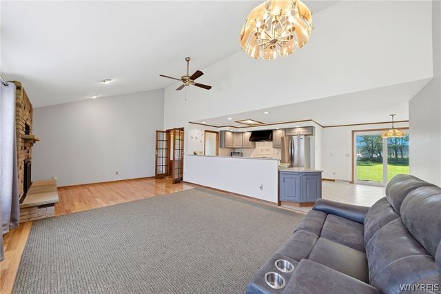 535 Seneca Creek Road, West Seneca, NY 14224