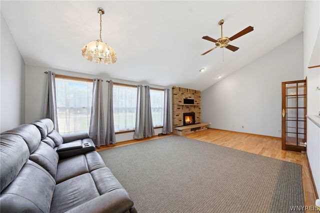 535 Seneca Creek Road, West Seneca, NY 14224