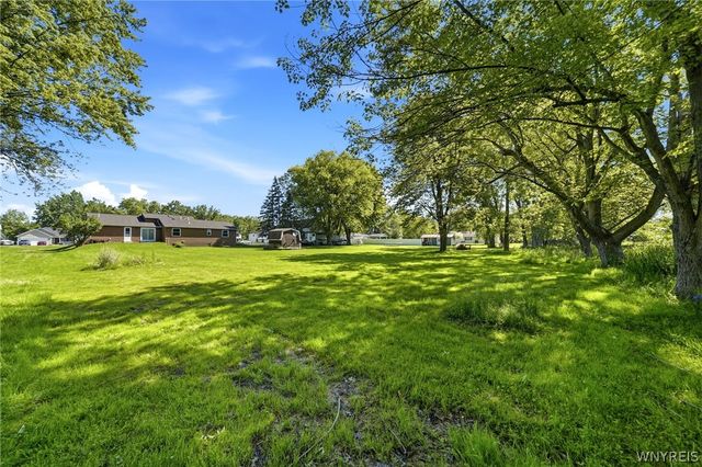 535 Seneca Creek Road, West Seneca, NY 14224