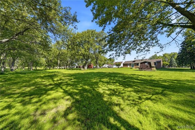 535 Seneca Creek Road, West Seneca, NY 14224