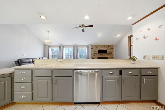 535 Seneca Creek Road, West Seneca, NY 14224