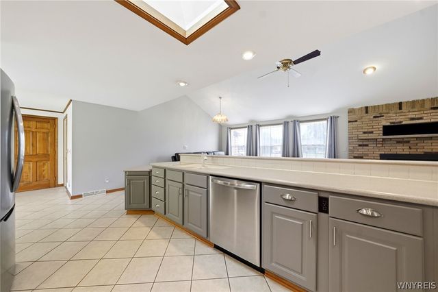 535 Seneca Creek Road, West Seneca, NY 14224