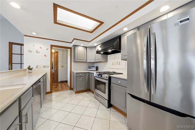 535 Seneca Creek Road, West Seneca, NY 14224