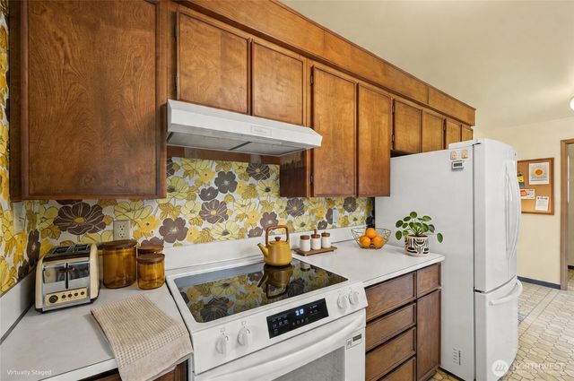 208 N 184th, Shoreline, WA 98133