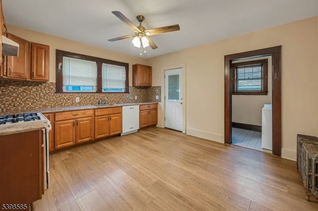 23 William St, Summit City, NJ 07901