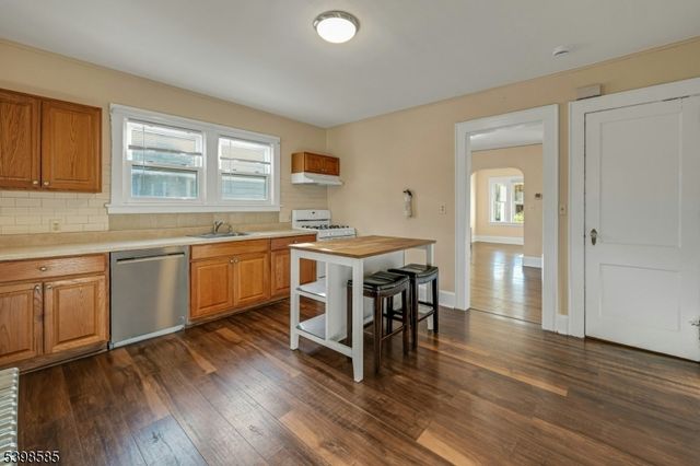 23 William St, Summit City, NJ 07901