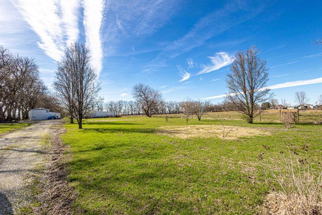 11370 E ZARING RD, Columbia, MO 65202