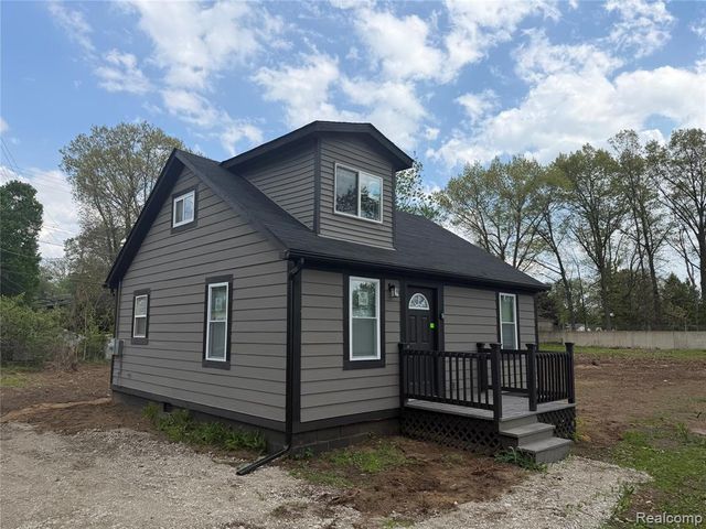 21112 Kinloch Street, Southfield, MI 48033