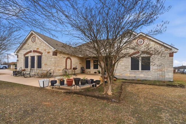 106 Luna Vista CV, Del Valle, TX 78617