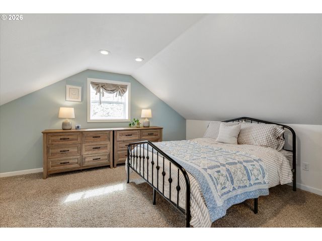 412 DIMICK St, Oregon City, OR 97045