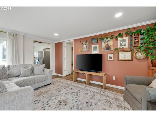 412 DIMICK St, Oregon City, OR 97045