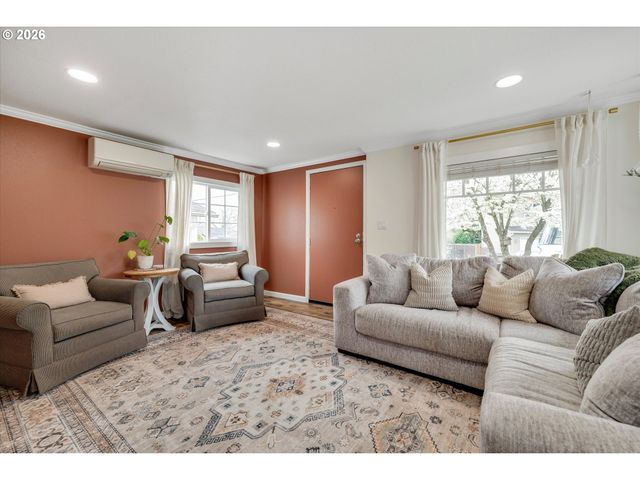 412 DIMICK St, Oregon City, OR 97045