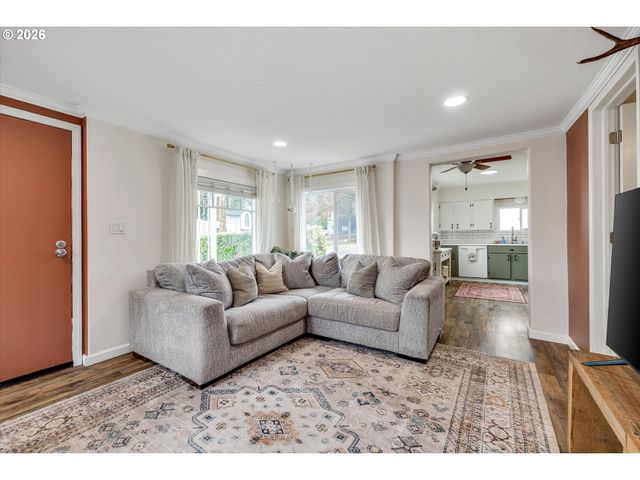 412 DIMICK St, Oregon City, OR 97045