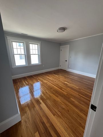61 Templeton Pkwy 61, Watertown, MA 02472