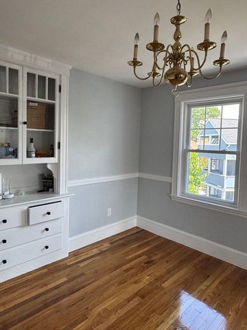 61 Templeton Pkwy 61, Watertown, MA 02472