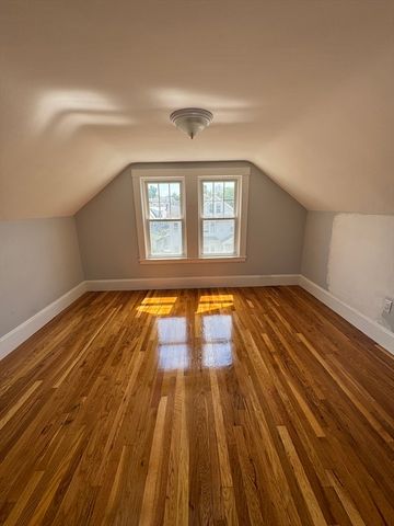 61 Templeton Pkwy 61, Watertown, MA 02472