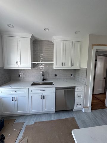 61 Templeton Pkwy 61, Watertown, MA 02472