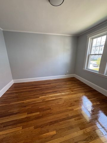 61 Templeton Pkwy 61, Watertown, MA 02472