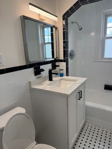 61 Templeton Pkwy 61, Watertown, MA 02472