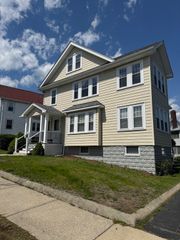 61 Templeton Pkwy 61, Watertown, MA 02472