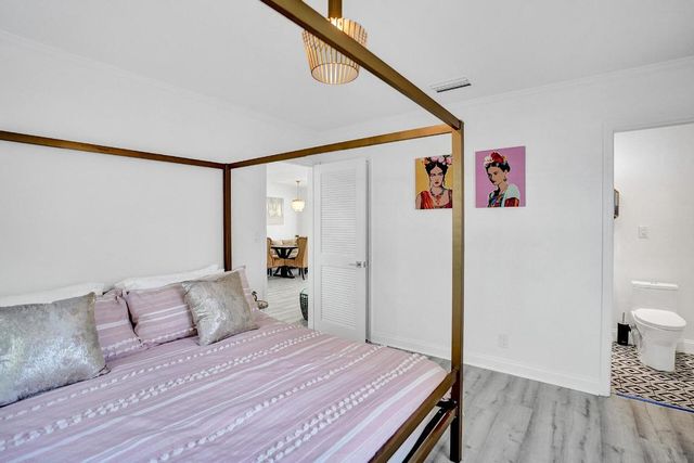 14 S Swinton Circle, Delray Beach, FL 33444