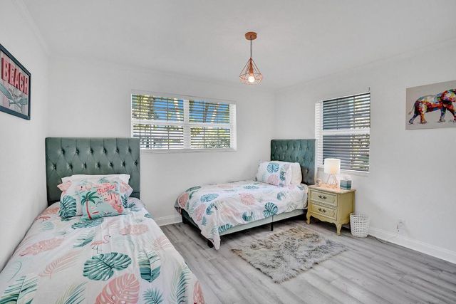 14 S Swinton Circle, Delray Beach, FL 33444