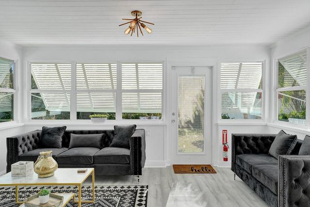 14 S Swinton Circle, Delray Beach, FL 33444