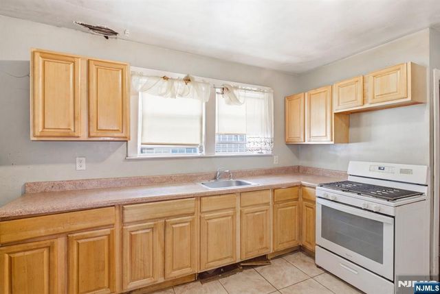 307 Isabella Avenue, Irvington, NJ 07111
