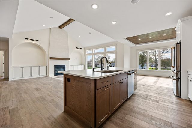 2574 Royal Oak Ridge Road, Marion, IA 52203